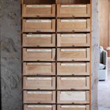 Notary's furniture with clamshells