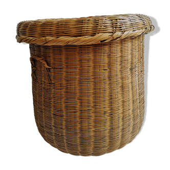 Wicker basket with lid