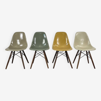 Chaises d'appoint Eames Herman Miller DSW en grège, vert écume de mer, ocre clair et parchemin avec léger