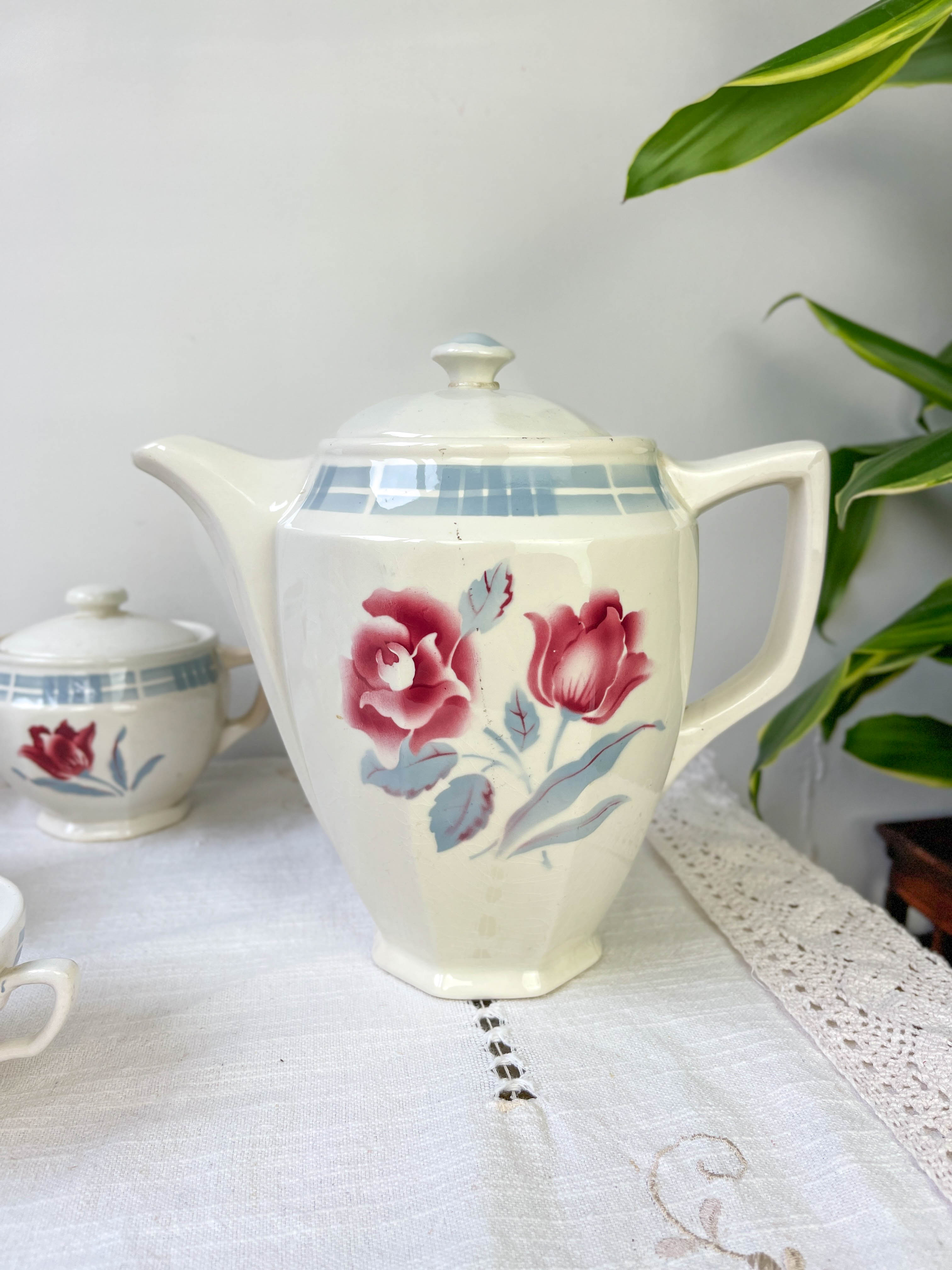 Vintage tea set in Sarreguemines flowered earthenware, "Troyes" model