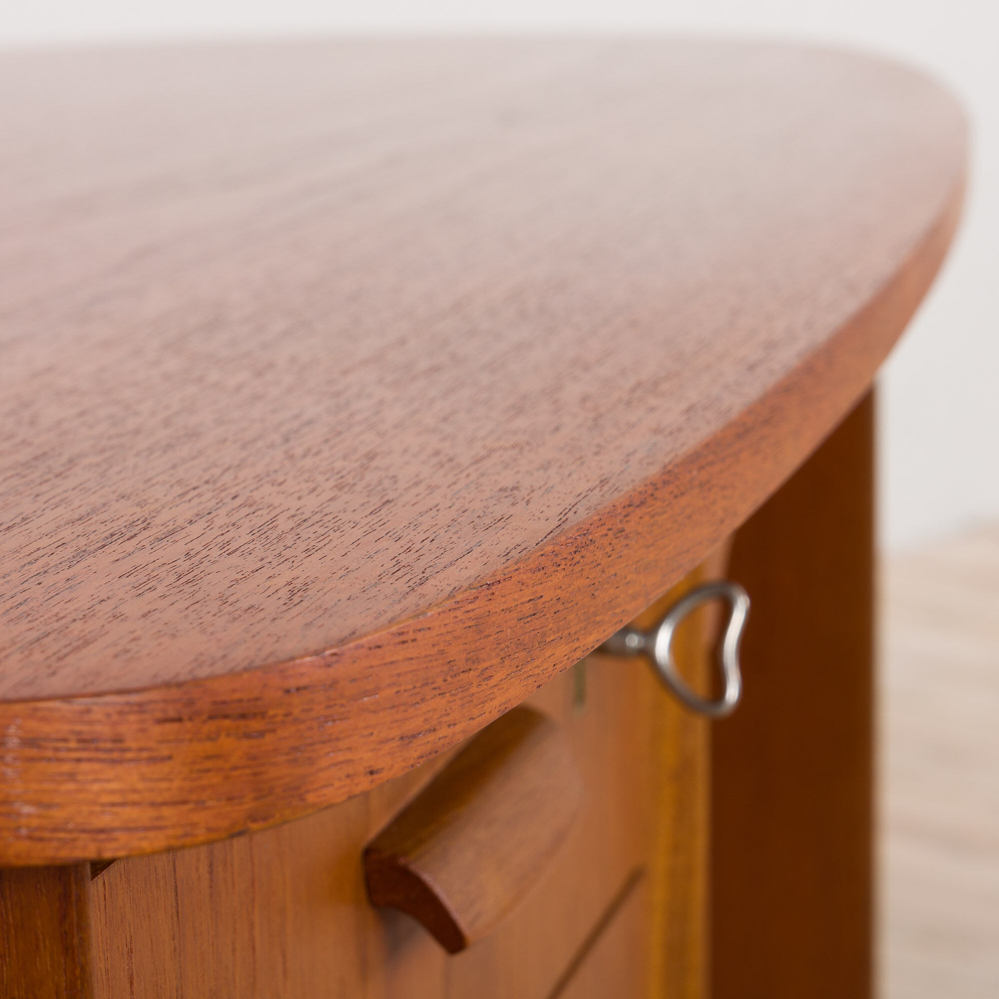 Mid Century free standing bullet shape executive teak desk by H.P. Hansen, Denmark, 1960s