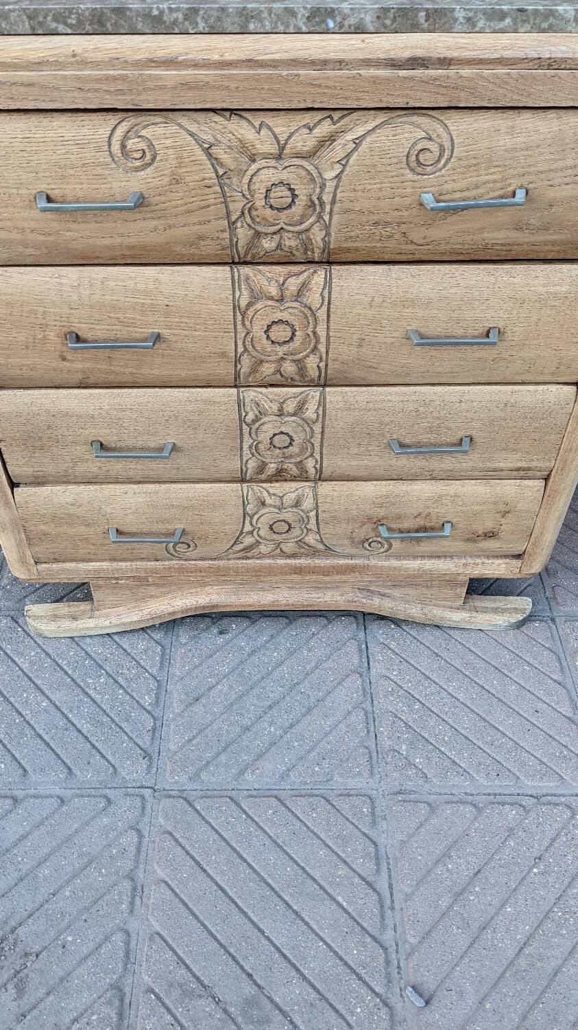 Art deco chest of drawers