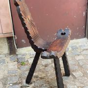 Vintage brutalist tripod chair in carved wood with wooden screw assembly XI.