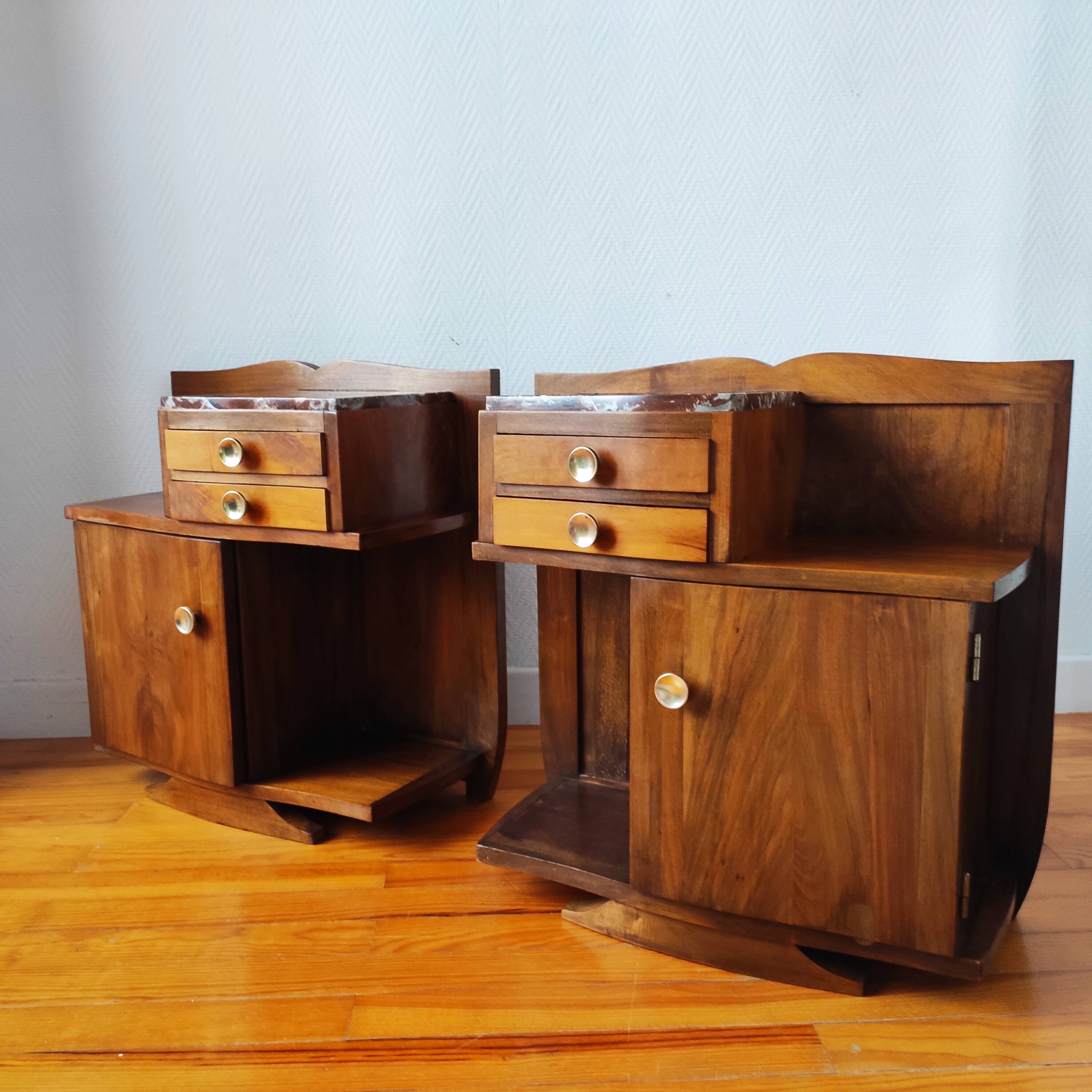 Pair of Art Deco 1930 walnut bedside tables