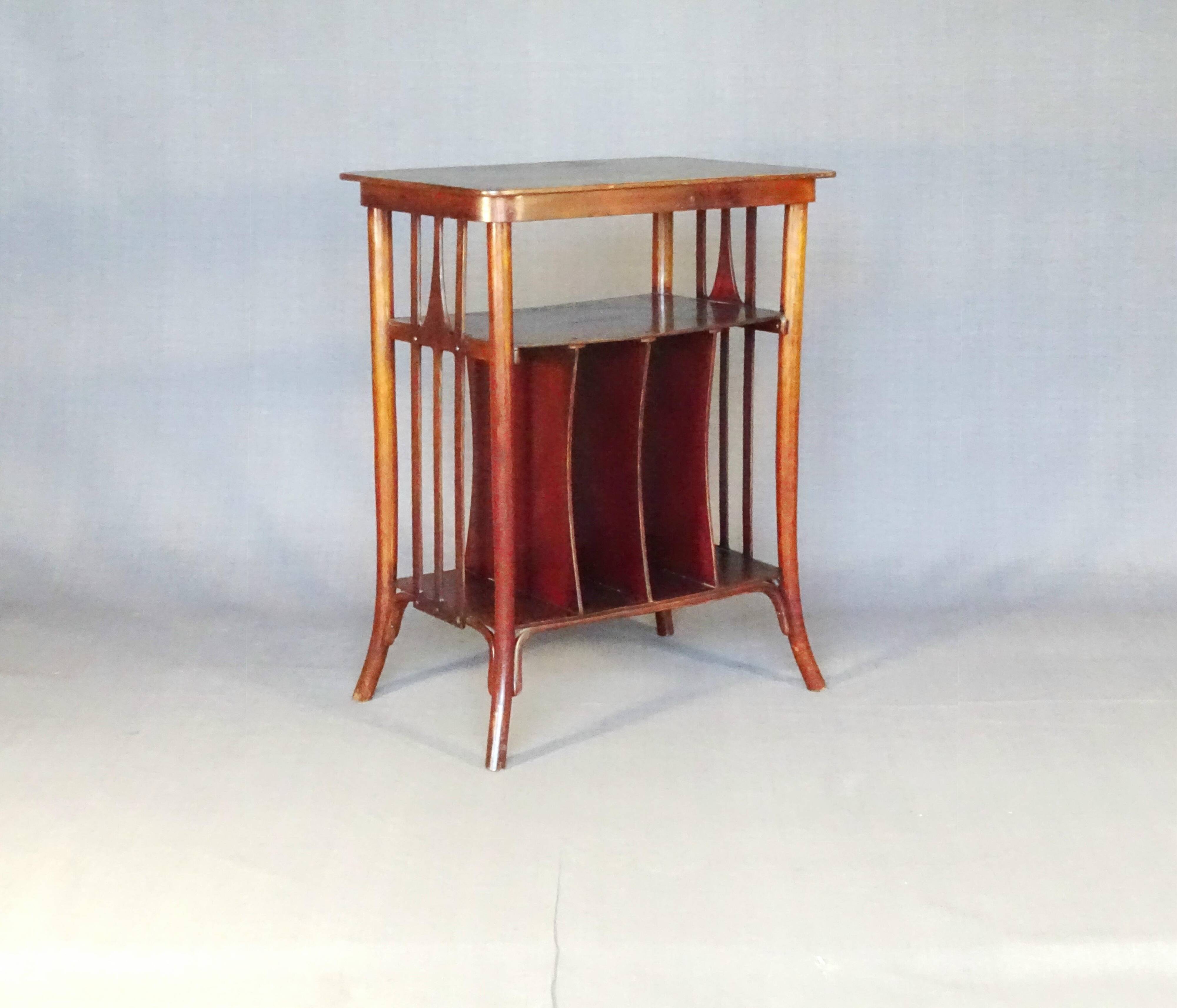 Table à partition N°1075 par Kohn 1905, no Thonet