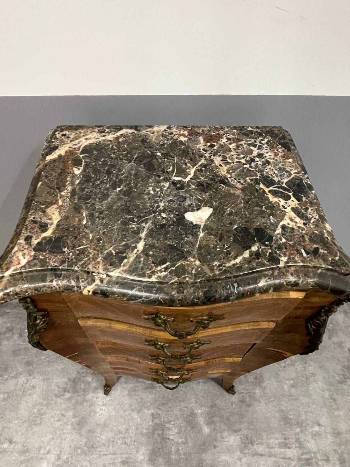 Chifonnier en marqueterie de style Louis XV XXeme