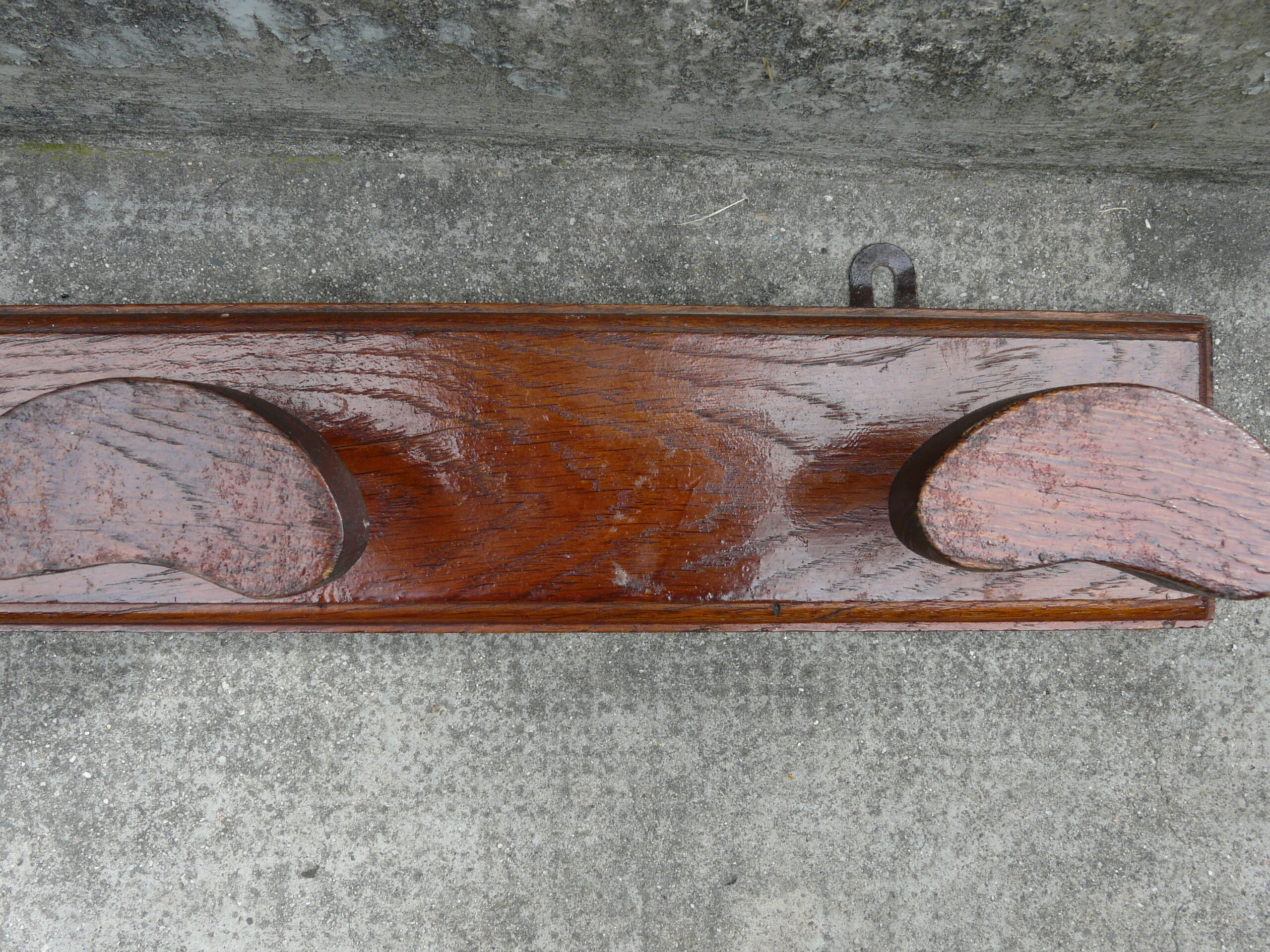 Coatrack wood 6 hooks industrial or school