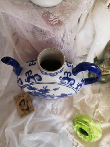 Chinese tea jar from moon bottle