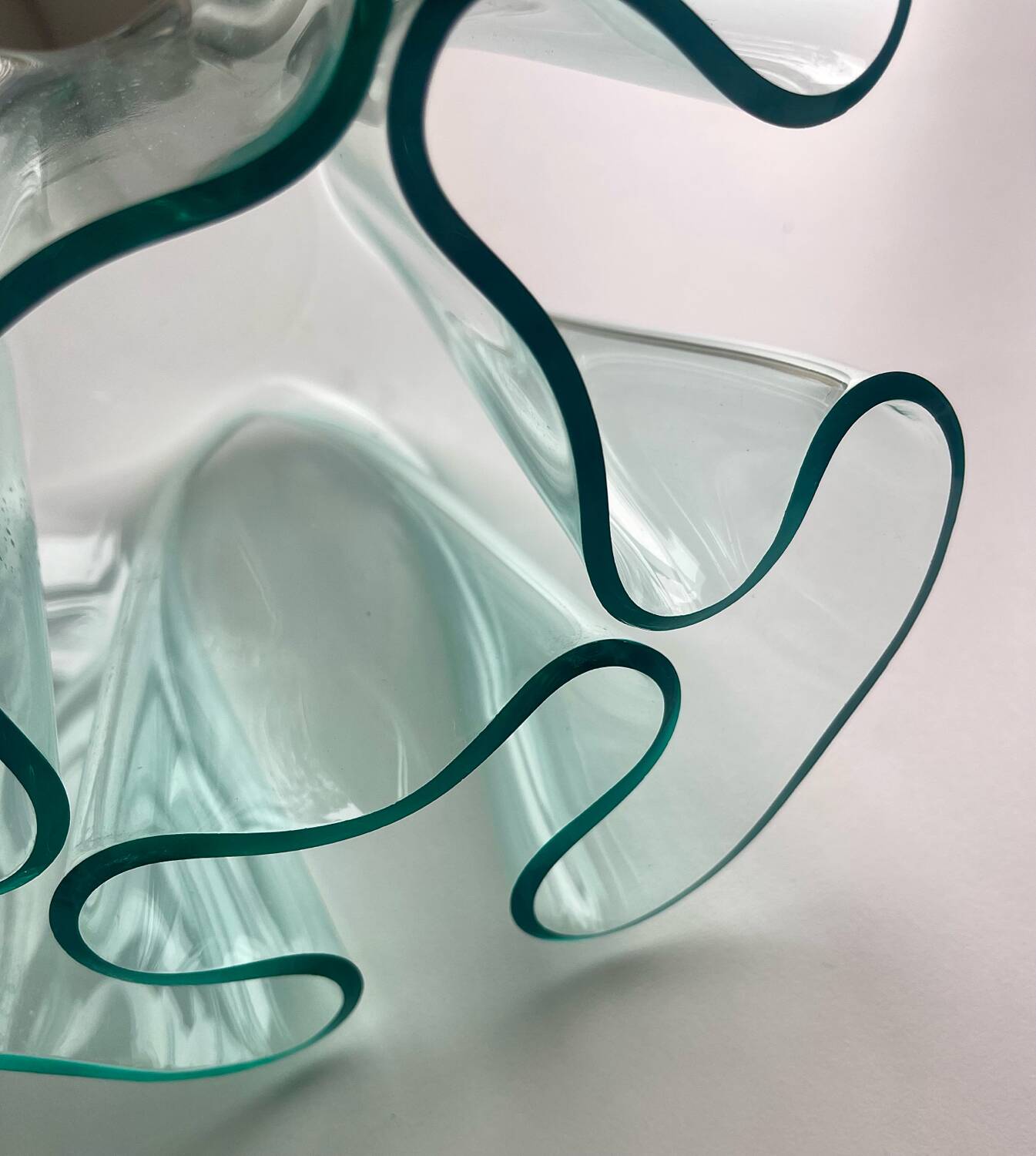 Plexi handkerchief vase 1980