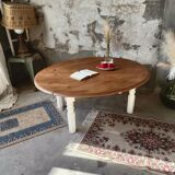 Round coffee table