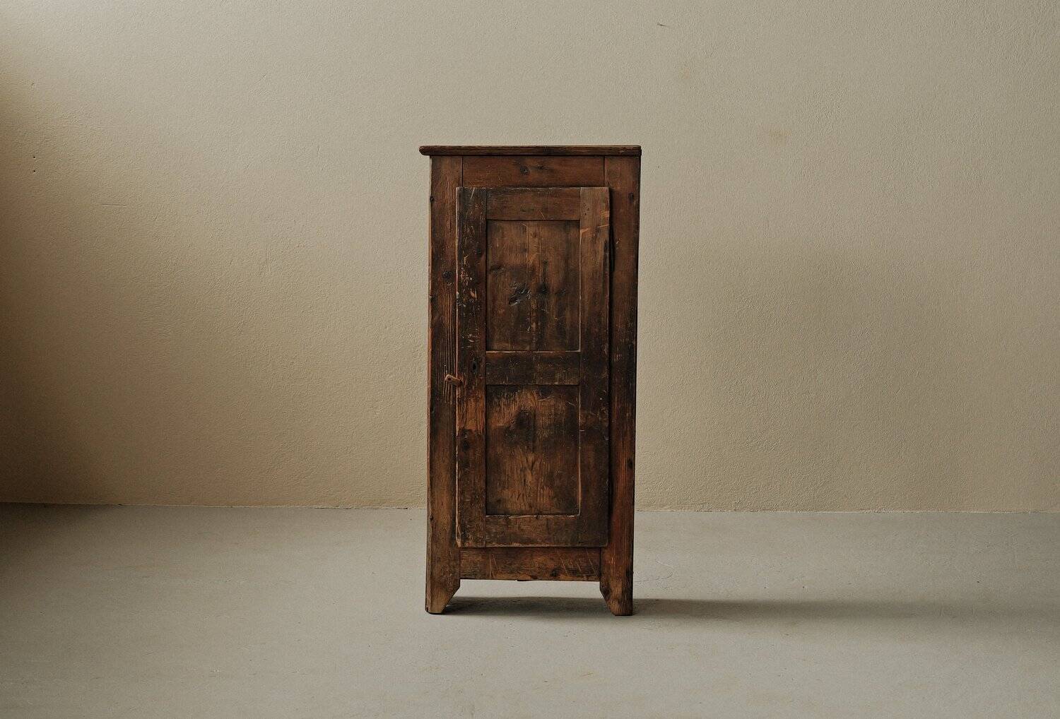 One-door cabinet, folk art, Auvergne, 19th century