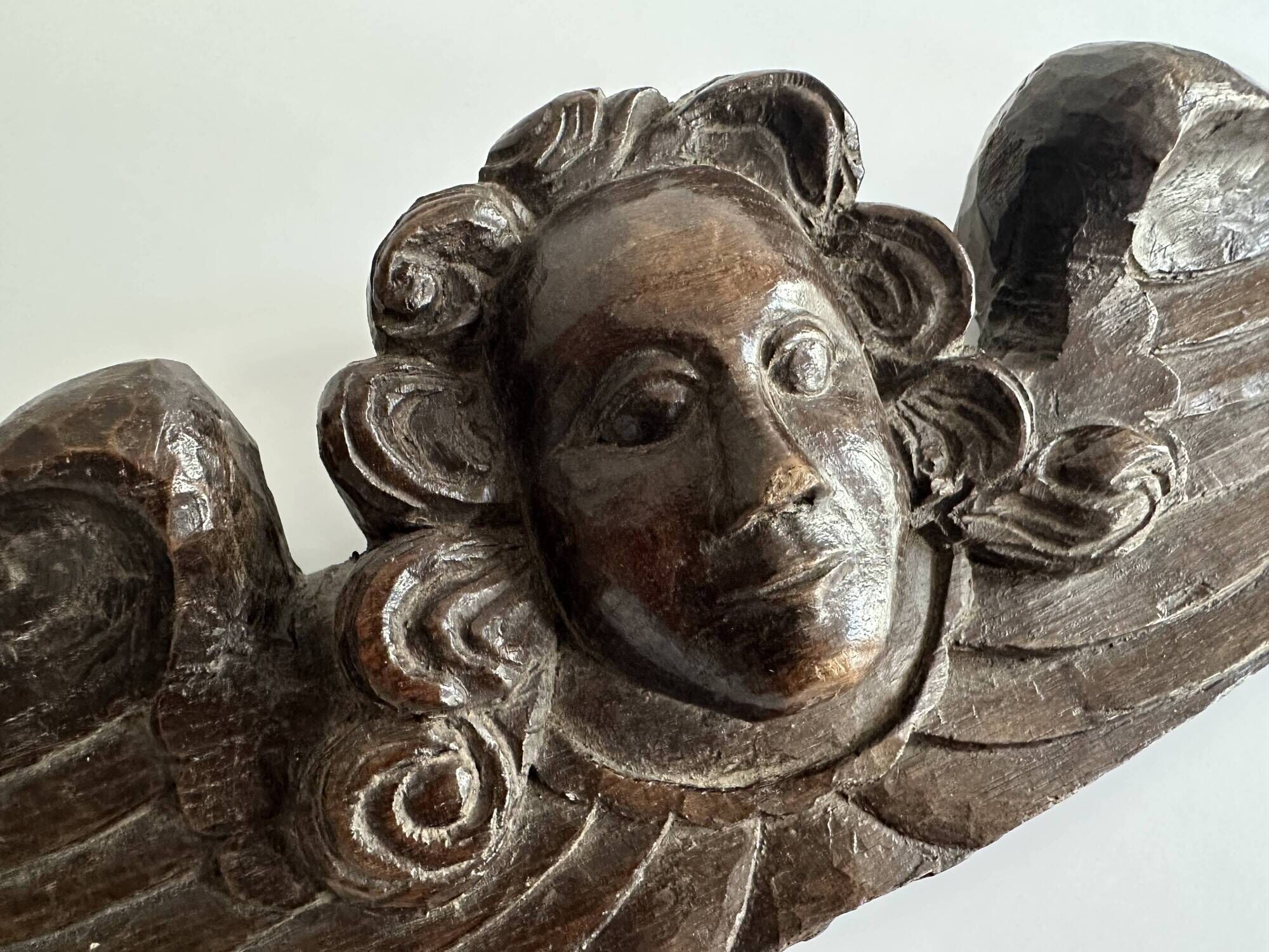 Ancient fronton cherub angel in carved wood 18th-19th century