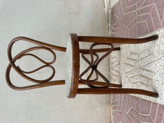 Chairs  antique cannée