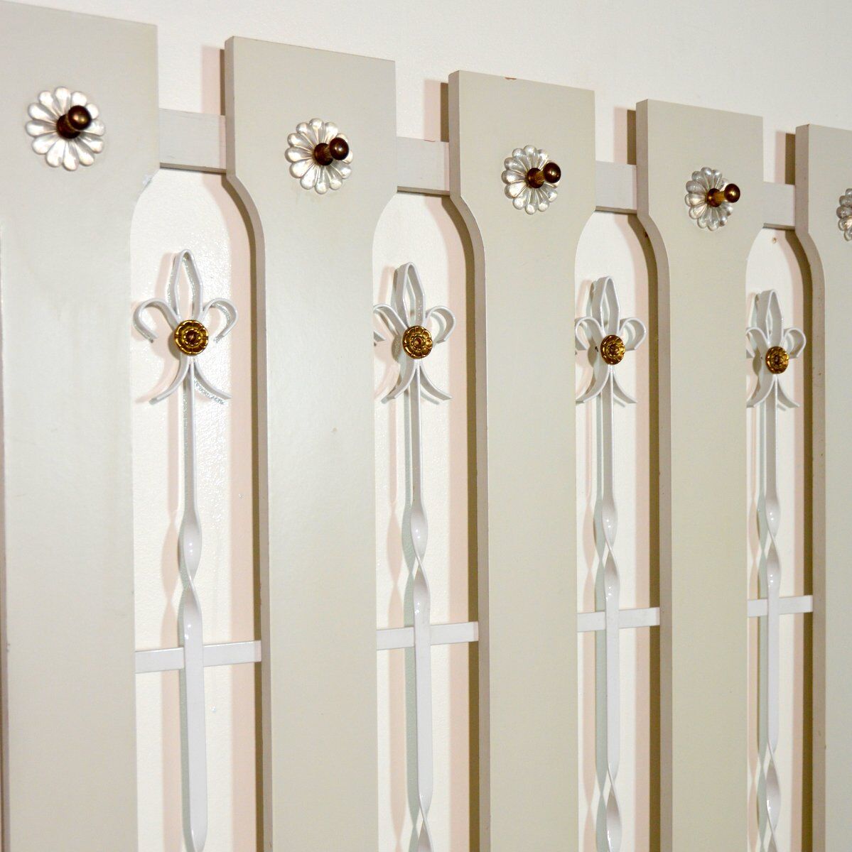 Vintage entrance cloakroom