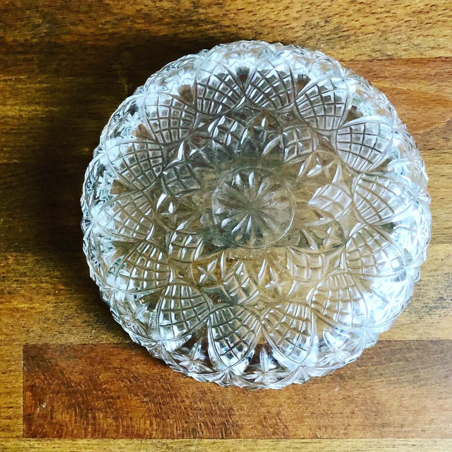 Empty glass pocket