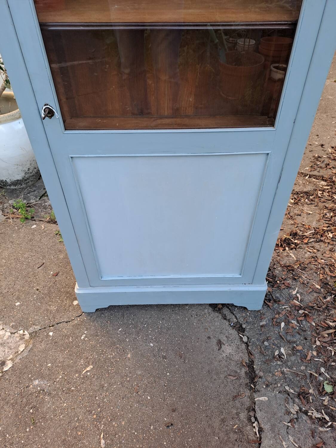 19th century glass cabinet with 1 door