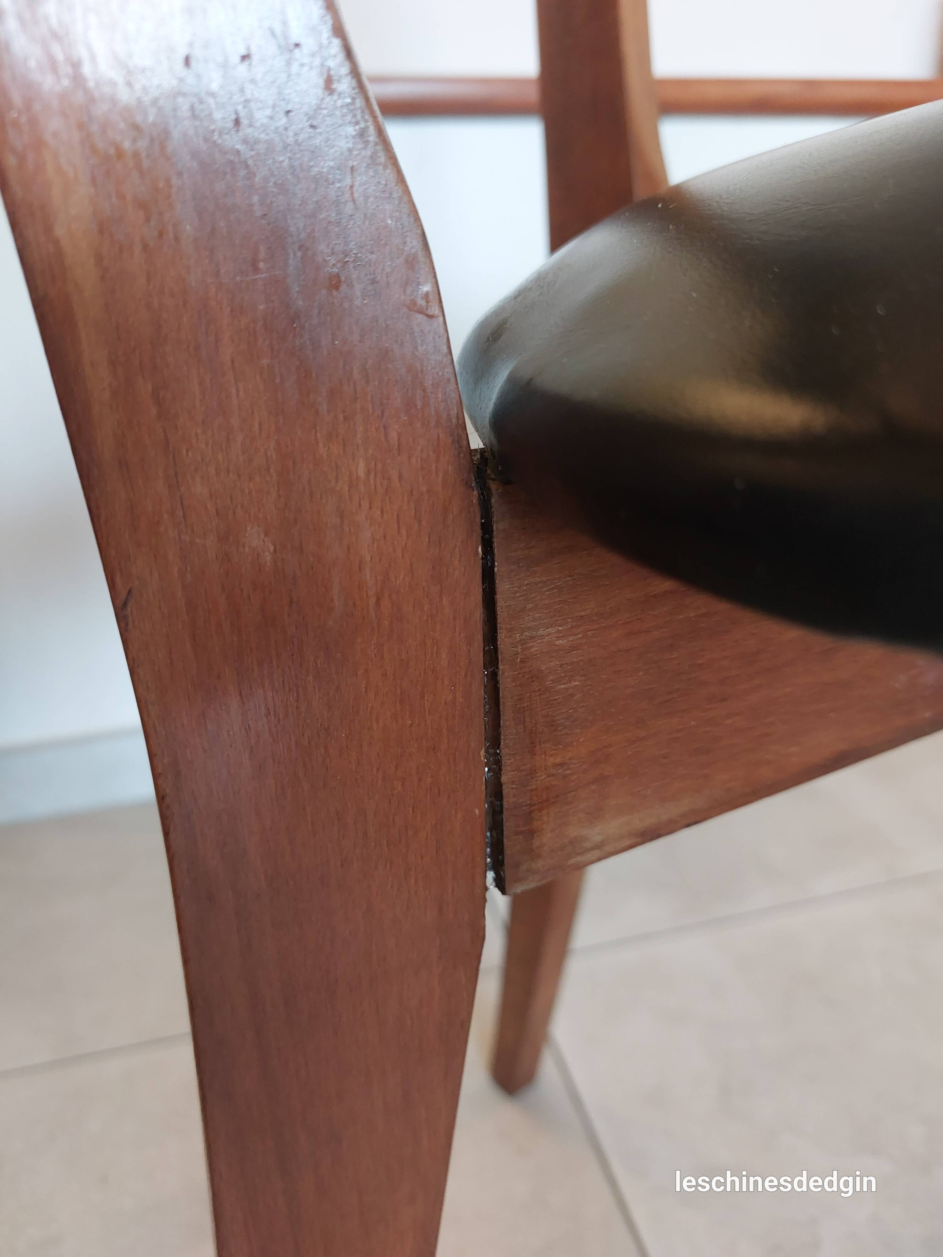 5 chairs in wood and black faux leather, Scandinavian style