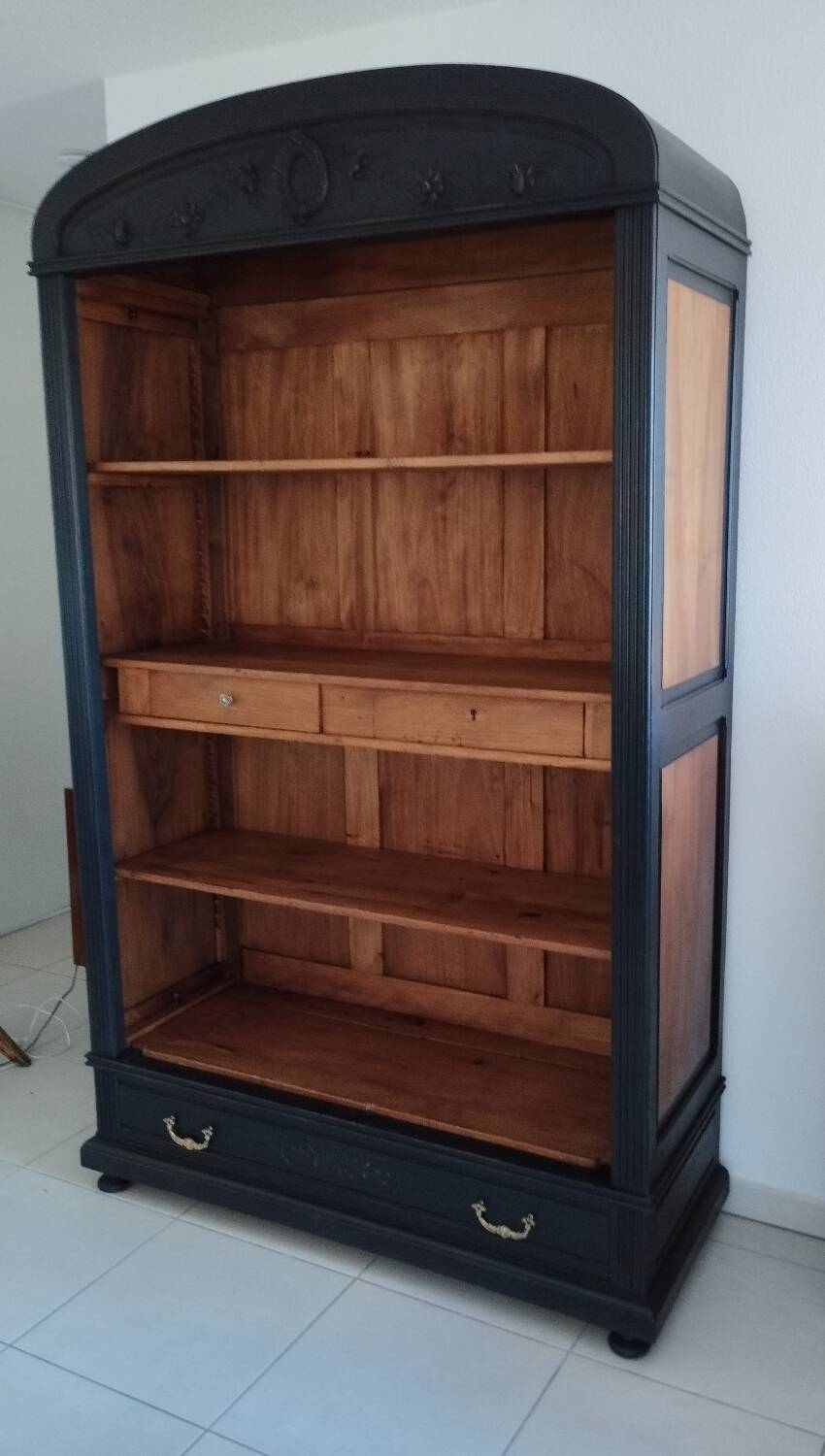 Old library black patina chalk paint