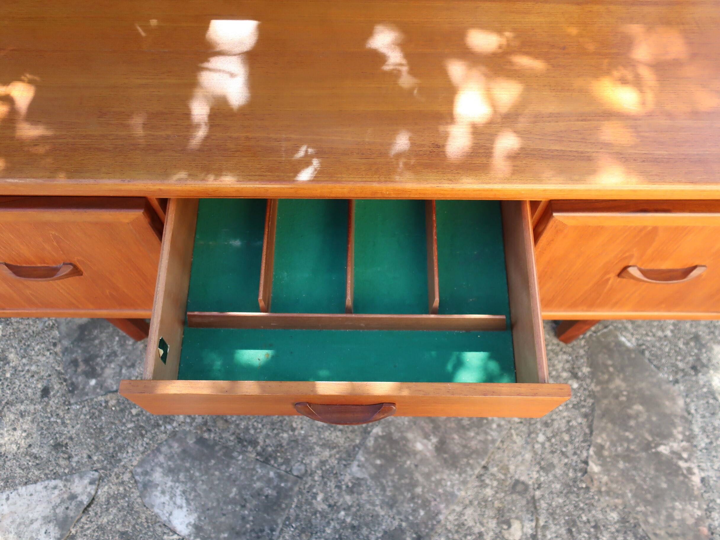Teak sideboard of 60