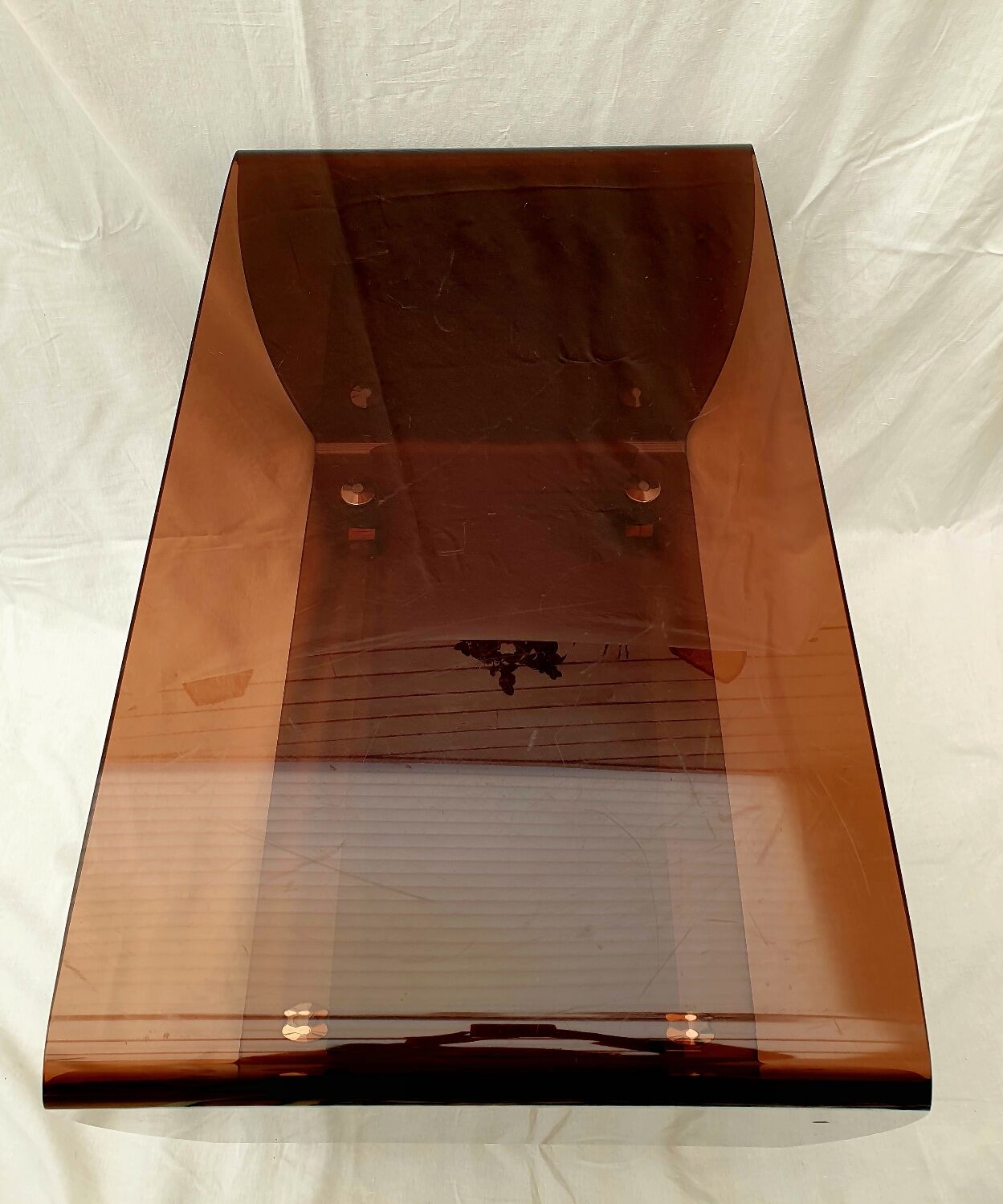 Meuble d'appoint en plexiglas fumé marron