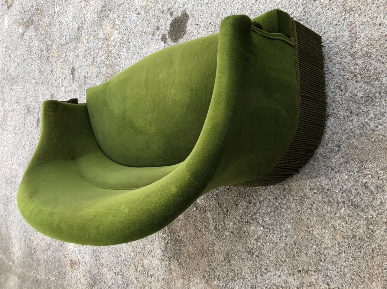 Toad sofa in green velvet