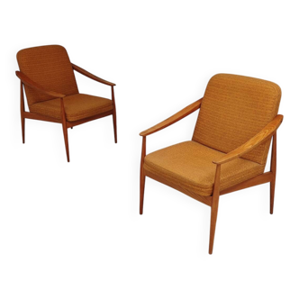 Pair of Czech armchairs in mustard flecked fabric, 1960.