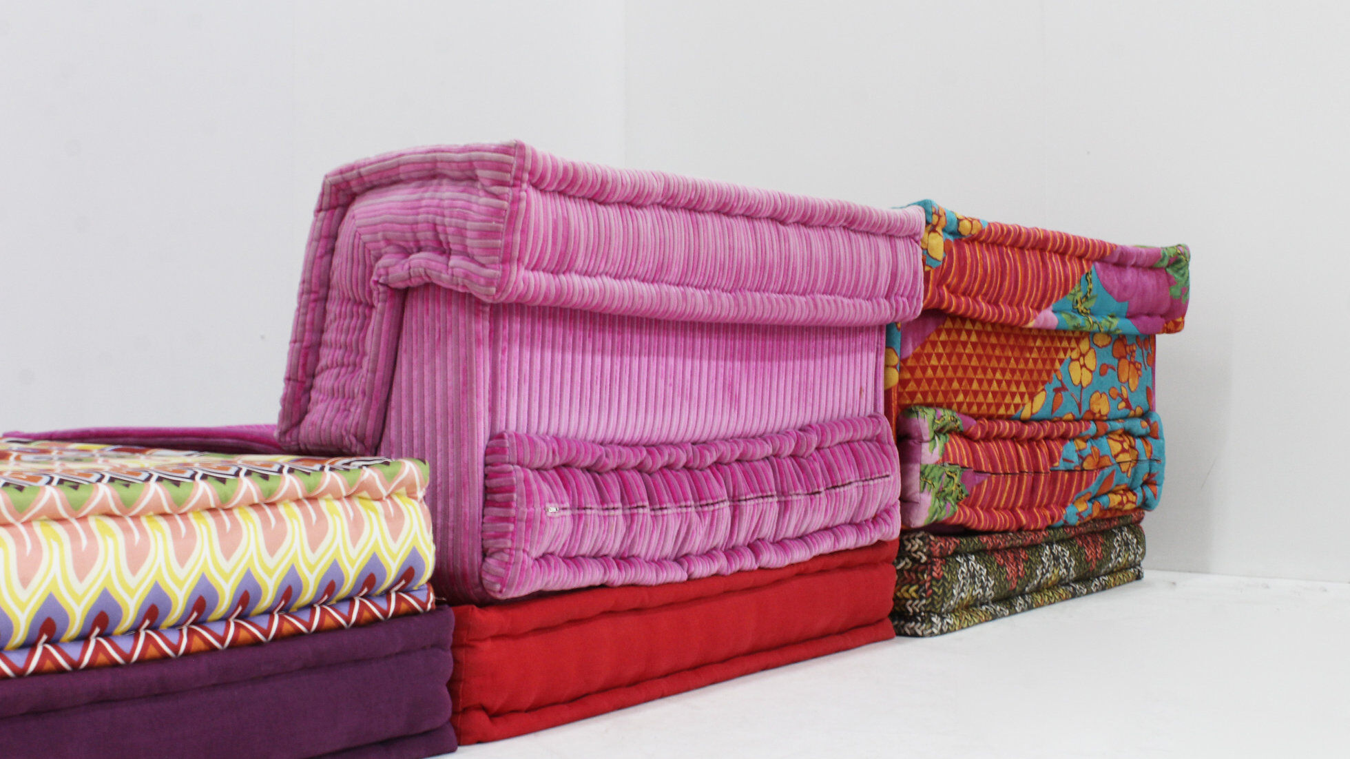 Canapé Mah Jong Roche Bobois design Kenzo Takada par Hans Hopfer, ensemble de 11.