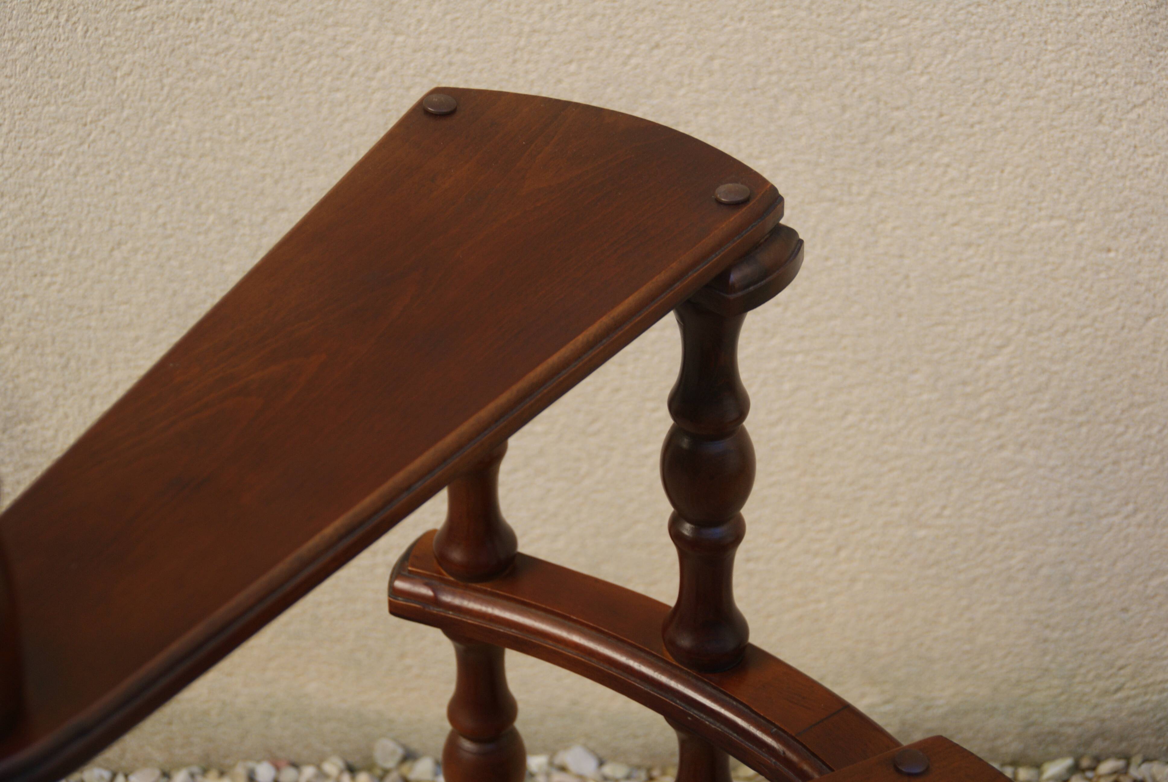 Escalier - Escabeau de bibliothèque