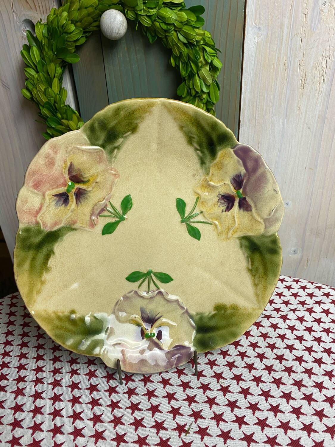 Antique Choisy Le Roi majolica plate