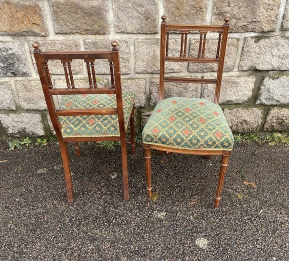 2 Napoleon III chairs upholstered in tapestry