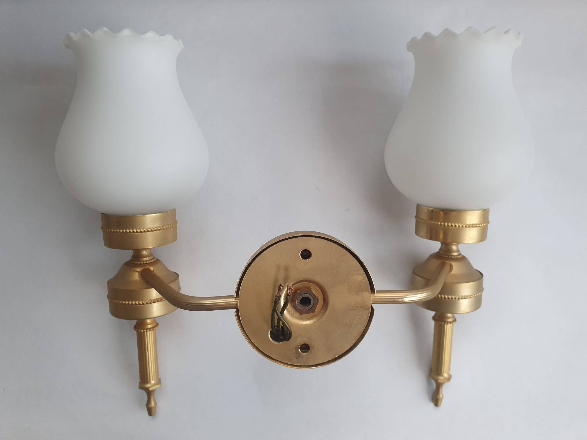 Trois appliques murales dorées flambeau style Empire