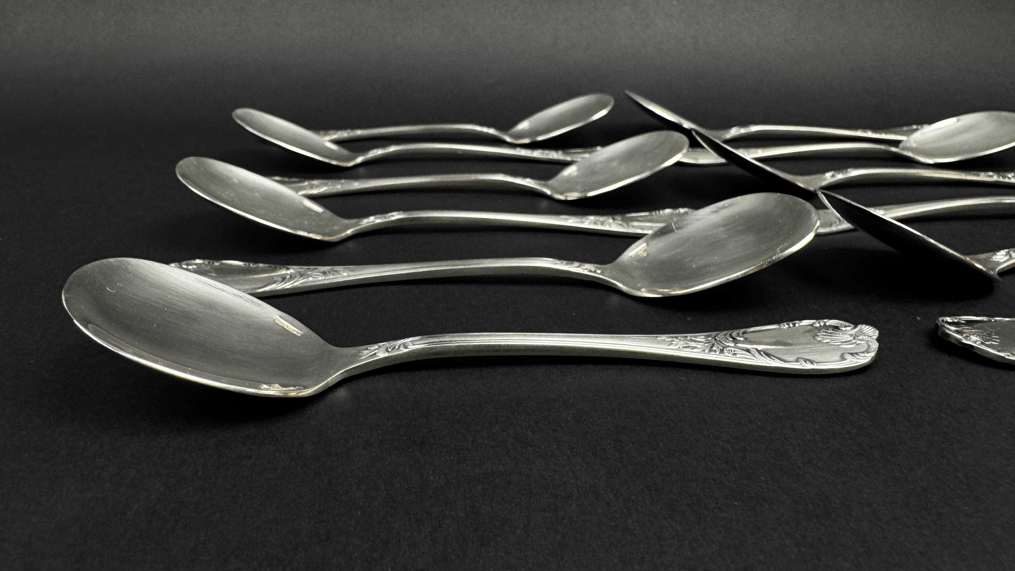 Set of 12 Christofle Marly ice cream spoons – new in blister pack, sealed original box.