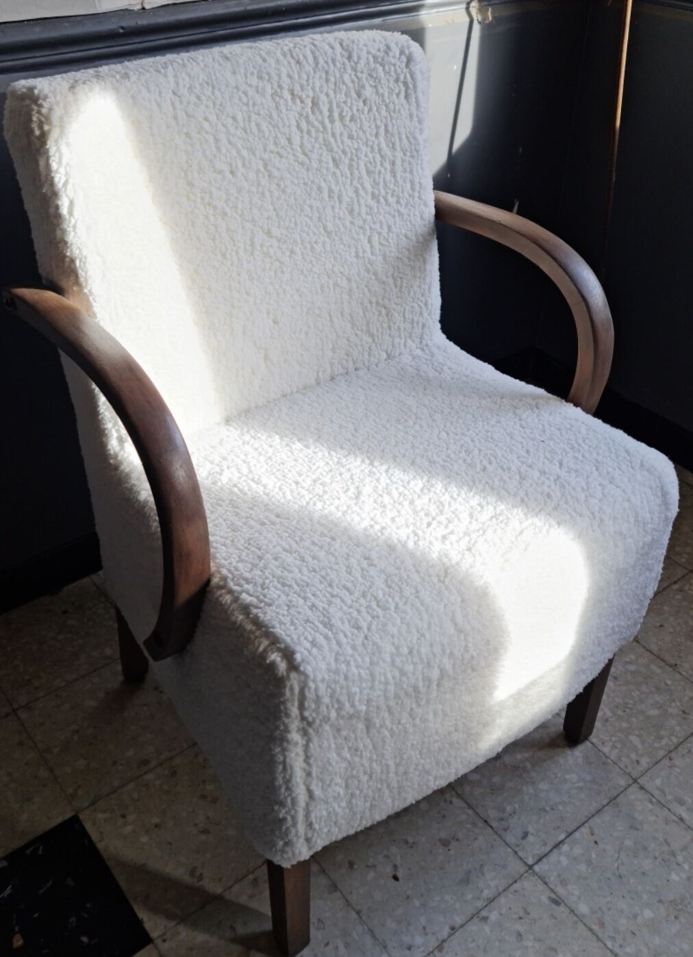 Armchair completely redone moumoute fabrics matching rectangular cushion woodwork mink color