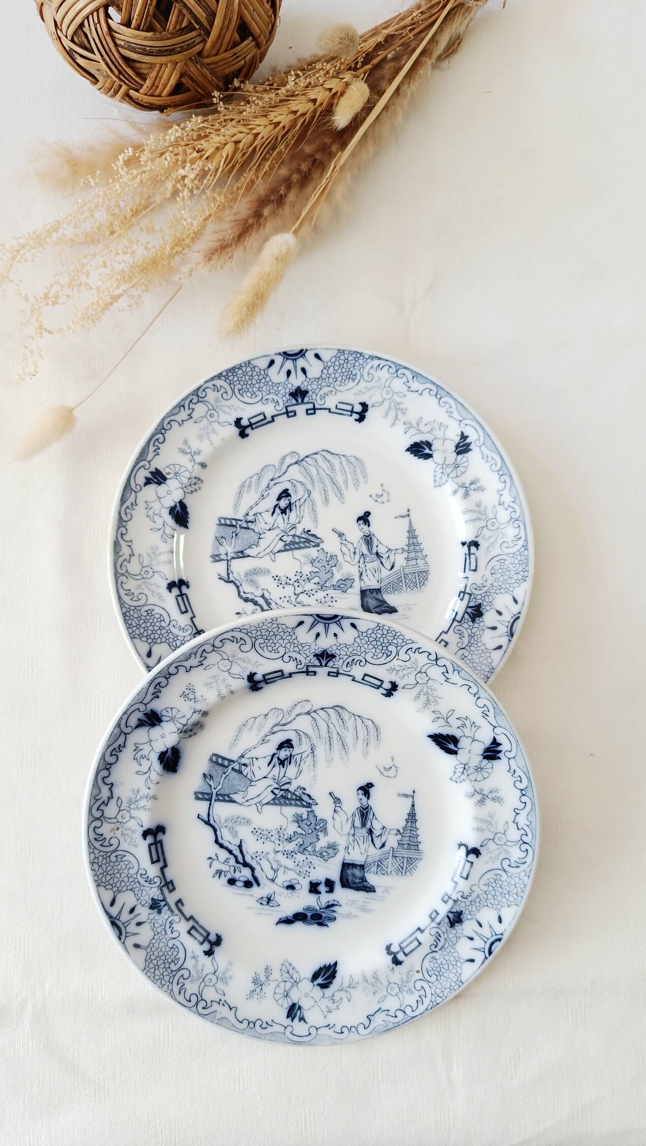 Set of 2 flat plates Petrus Regout, Timor