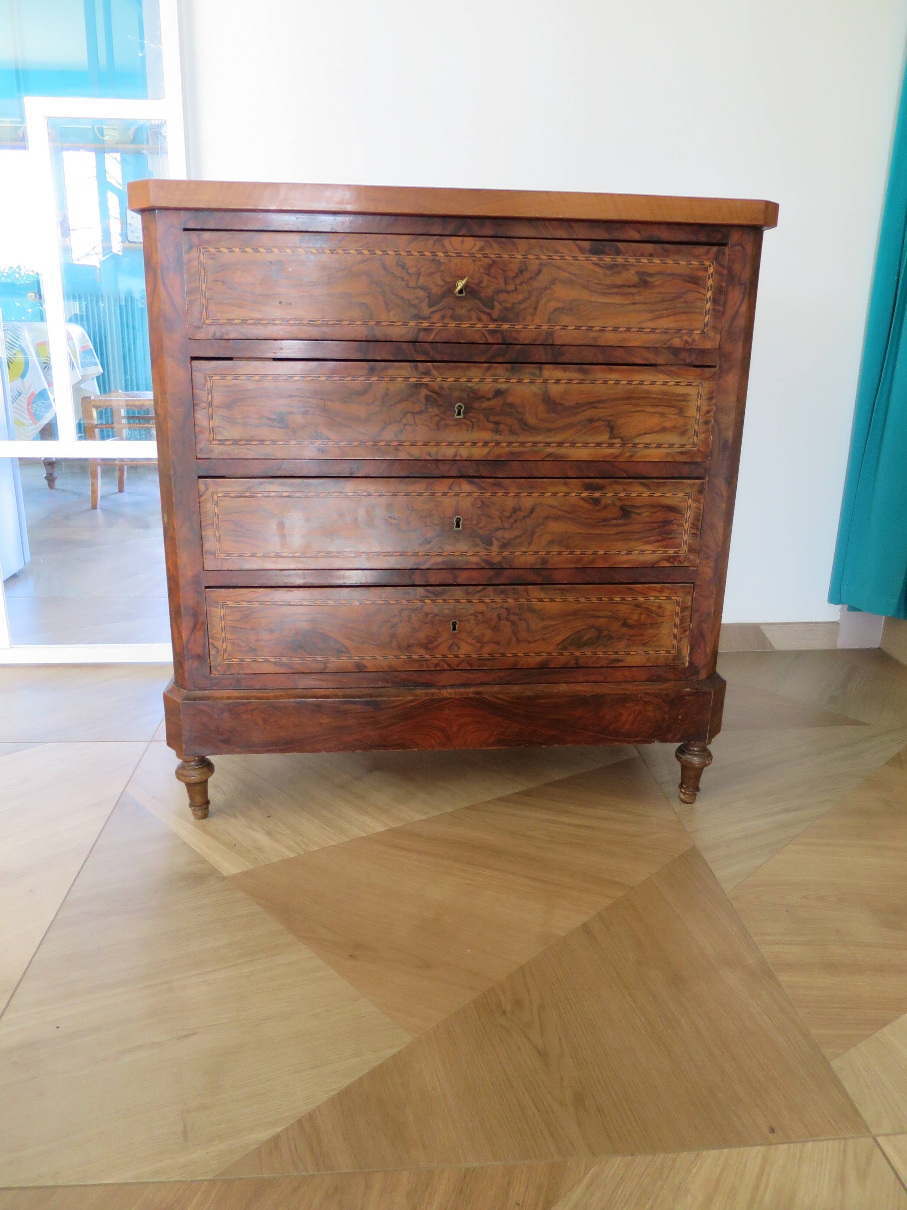 Antique oak burr chest of drawers - 4 drawers - marquetry inlay from the early 21st century