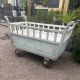 “Old-fashioned” pram