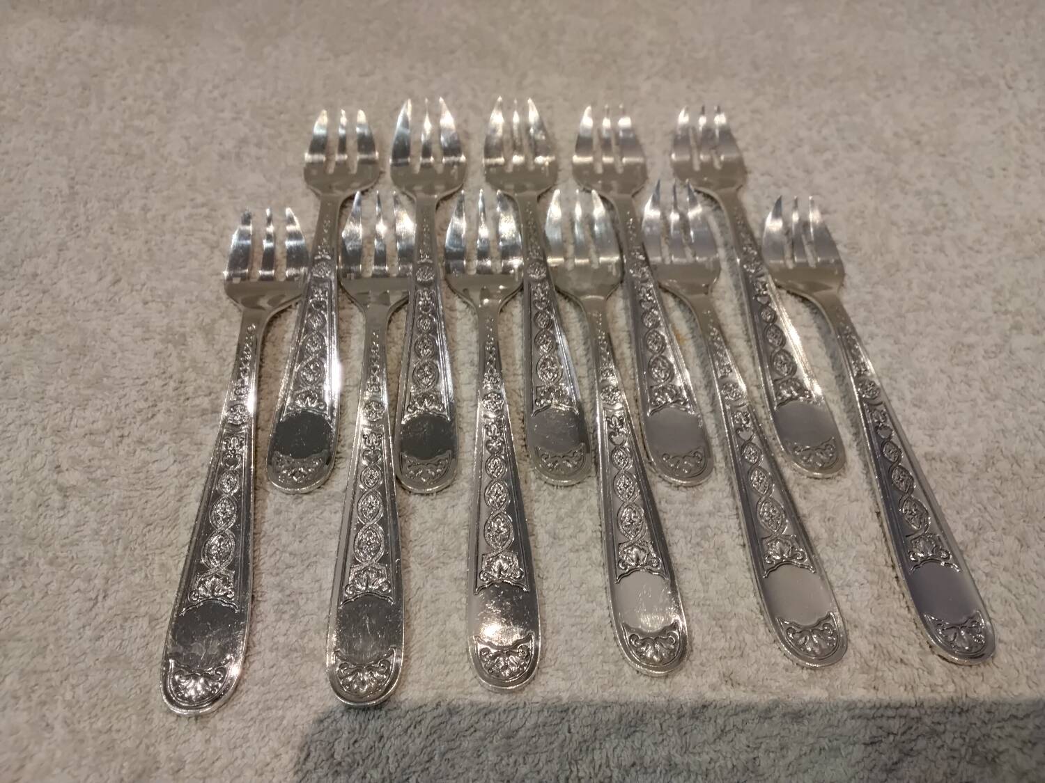 11 silver-plated oyster forks by Christofle Villeroy