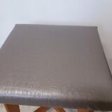 Stool leatherette