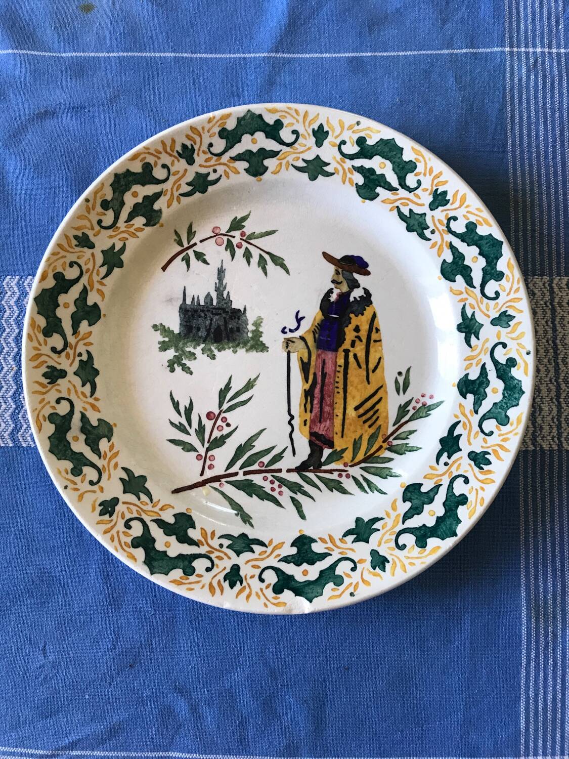 Assiette rare manufacture de Gien
