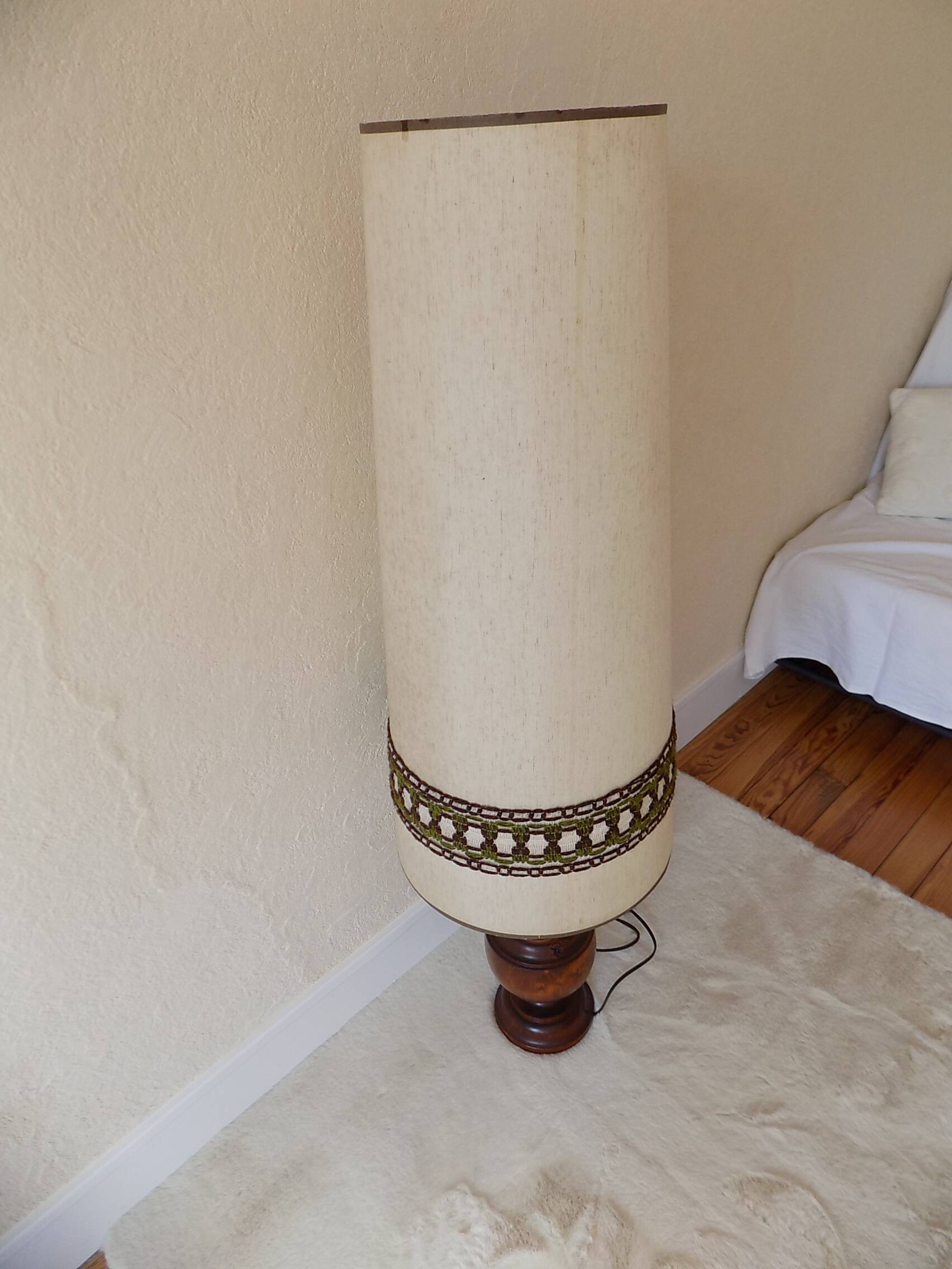 lampe de sol vintage pied en bois tourné