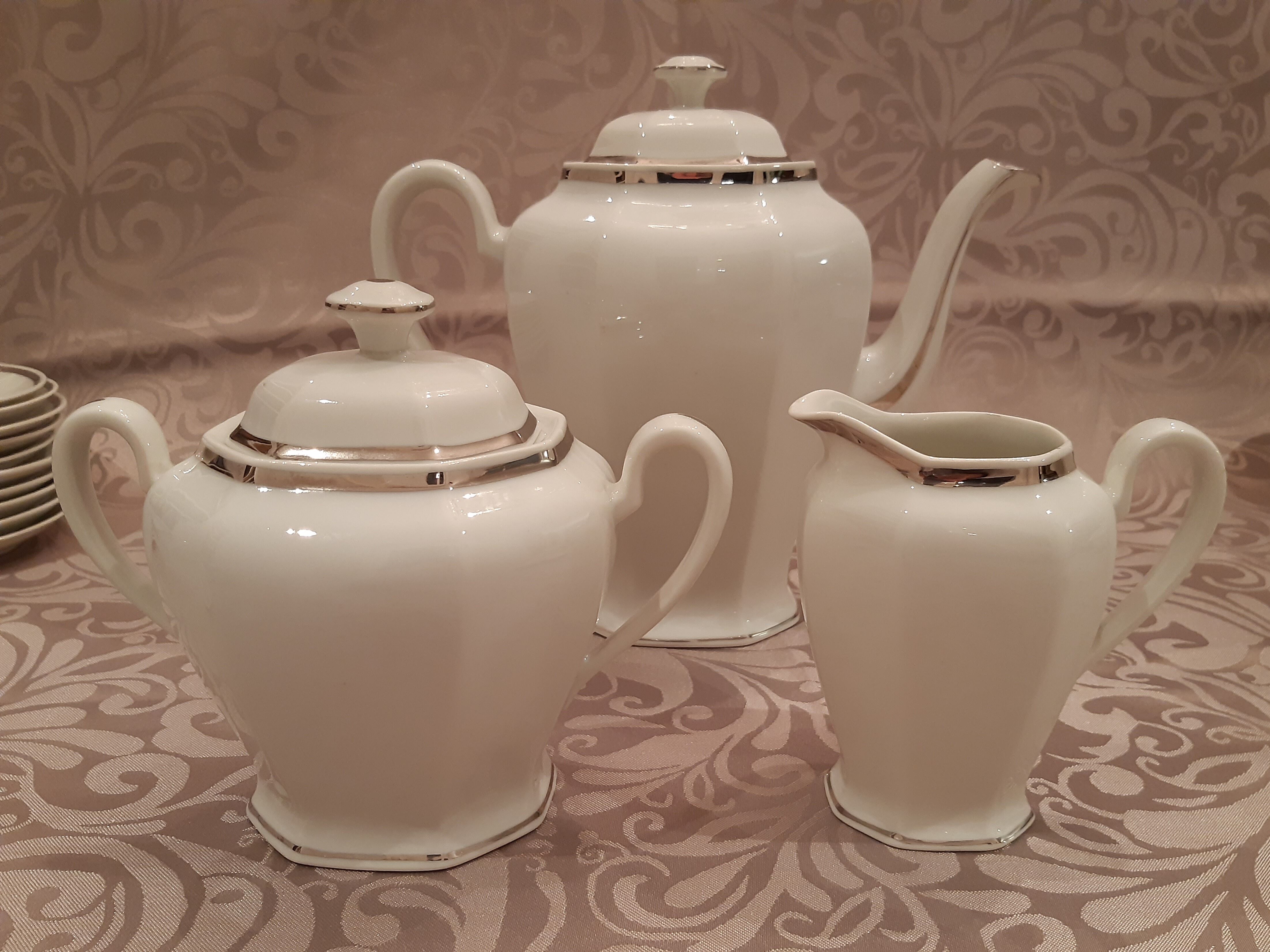 Complete art deco service in Limoges porcelain 12 cups