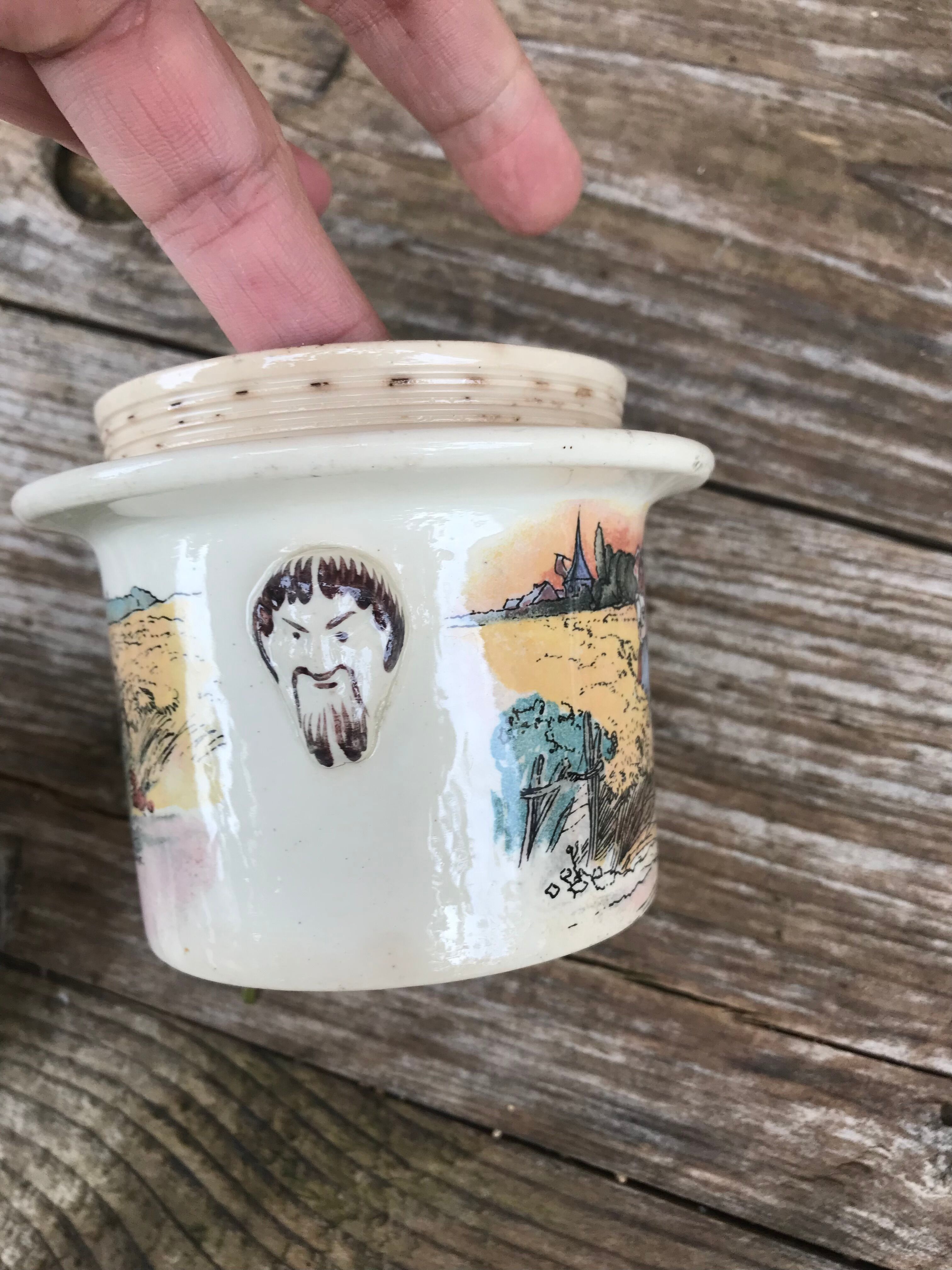 Pot, terrine en faience d'Obernai, Sarreguemines