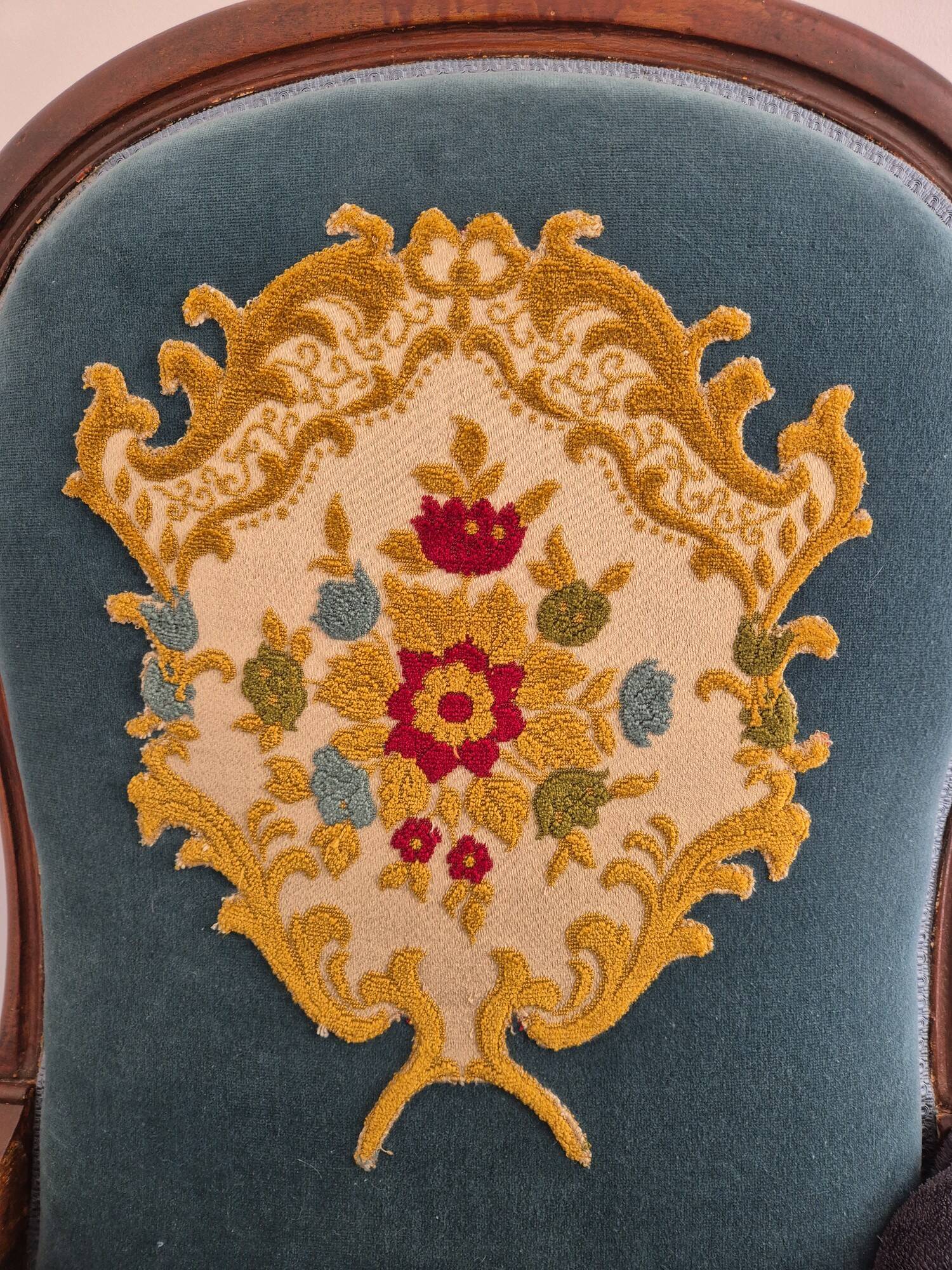 Napoleon III medallion armchair — blue velvet and cross-stitch tapestry