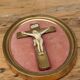 Médaillon crucifixion vintage