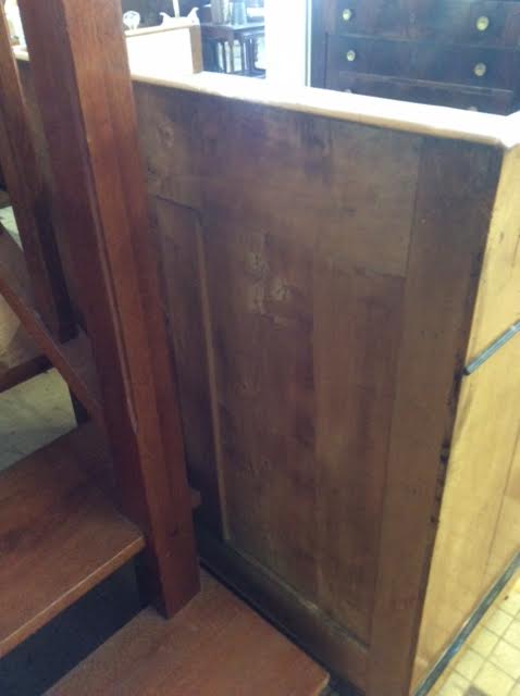 Meuble ancien de salle de bain