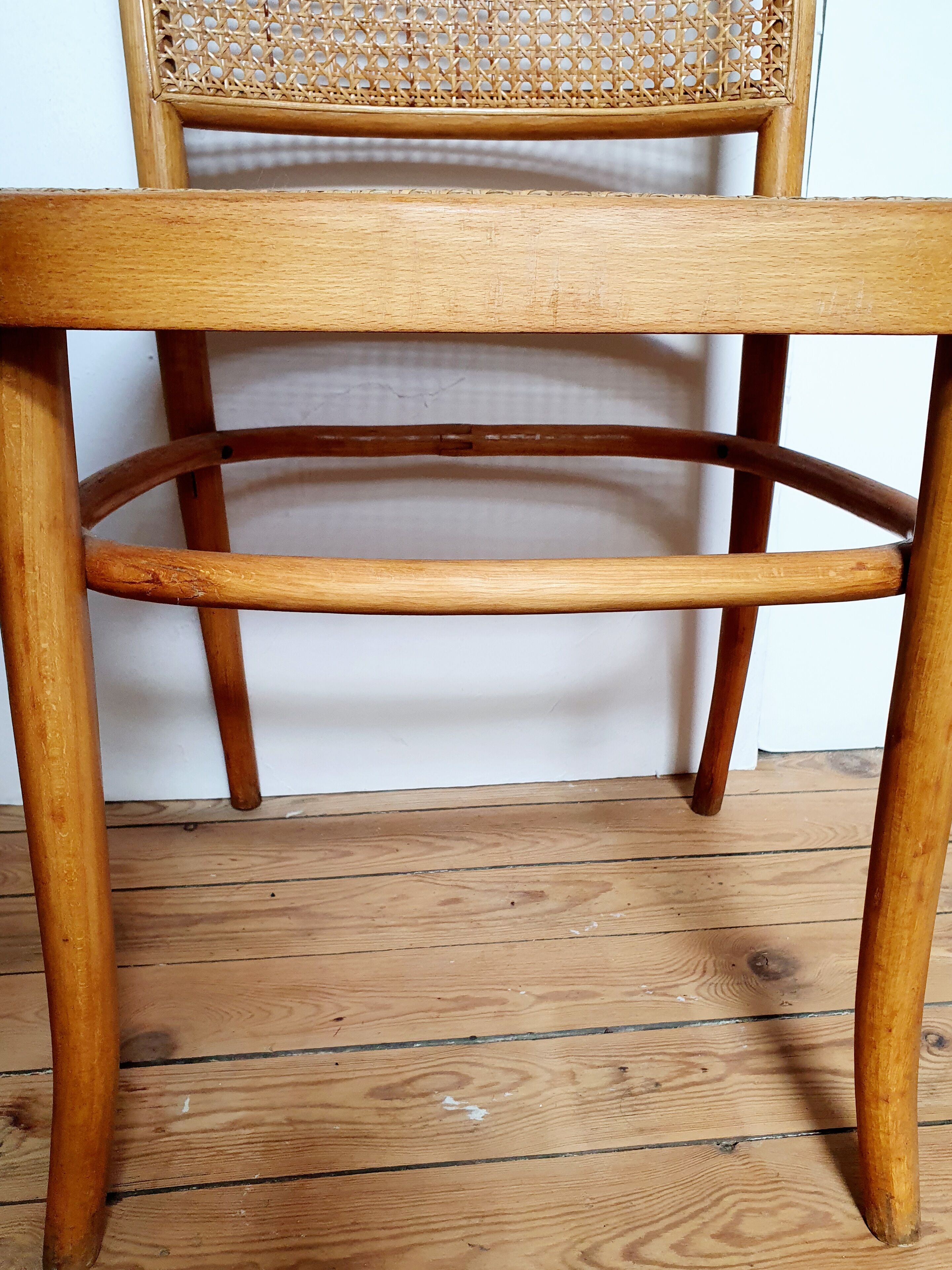 Chaise cannée 811 de Josef Hoffman pour Thonet