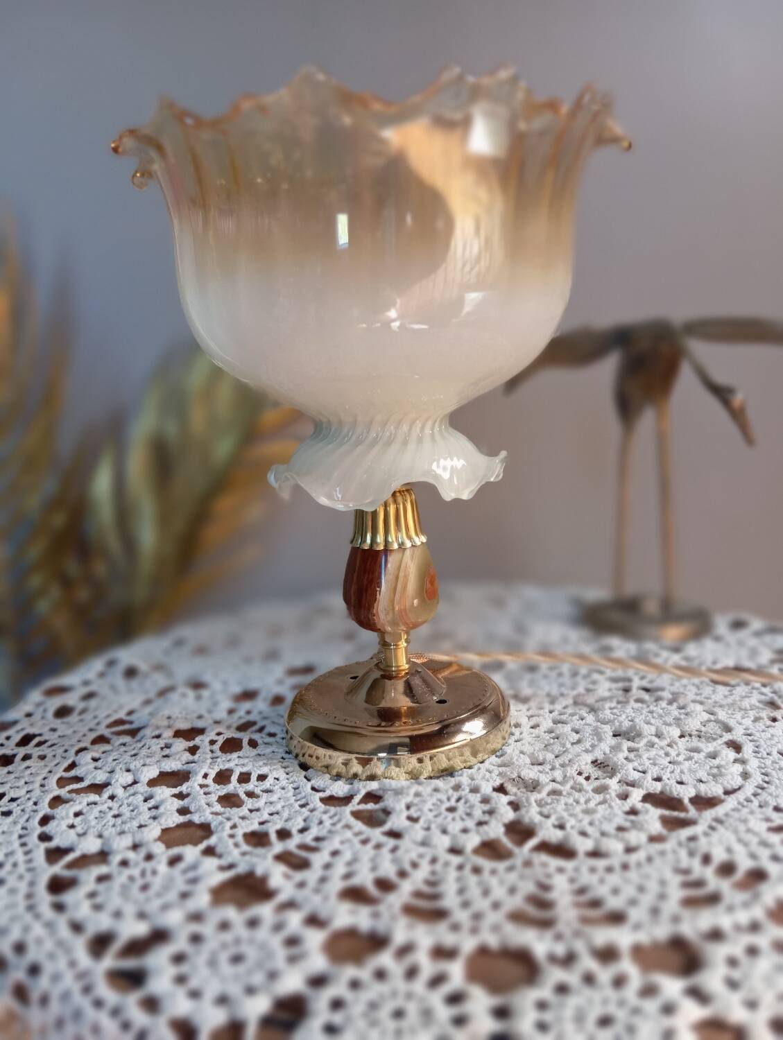 Vintage living room lamp with a granny chic atmosphere