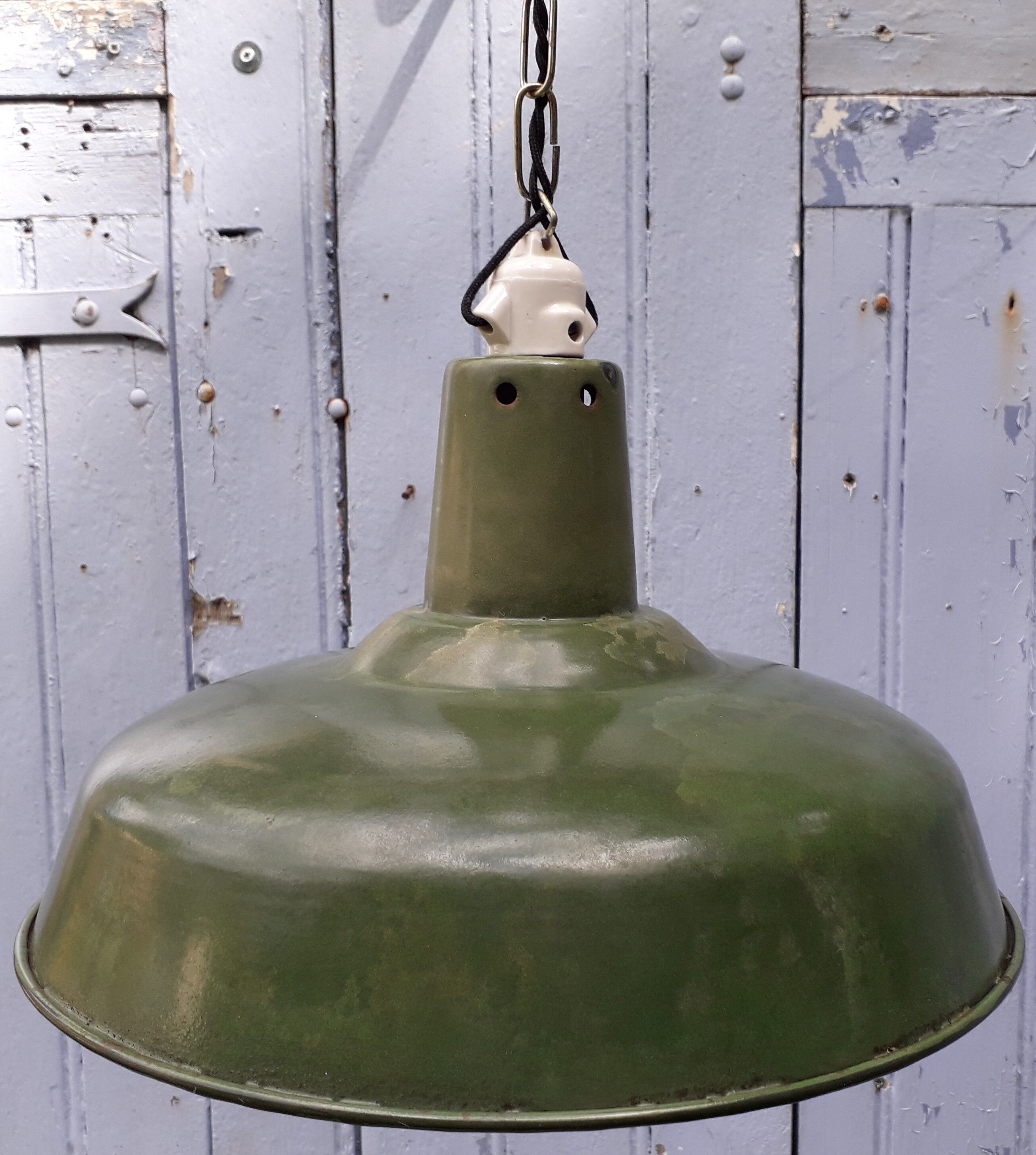 Hanging lamp in green enamelled sheet metal