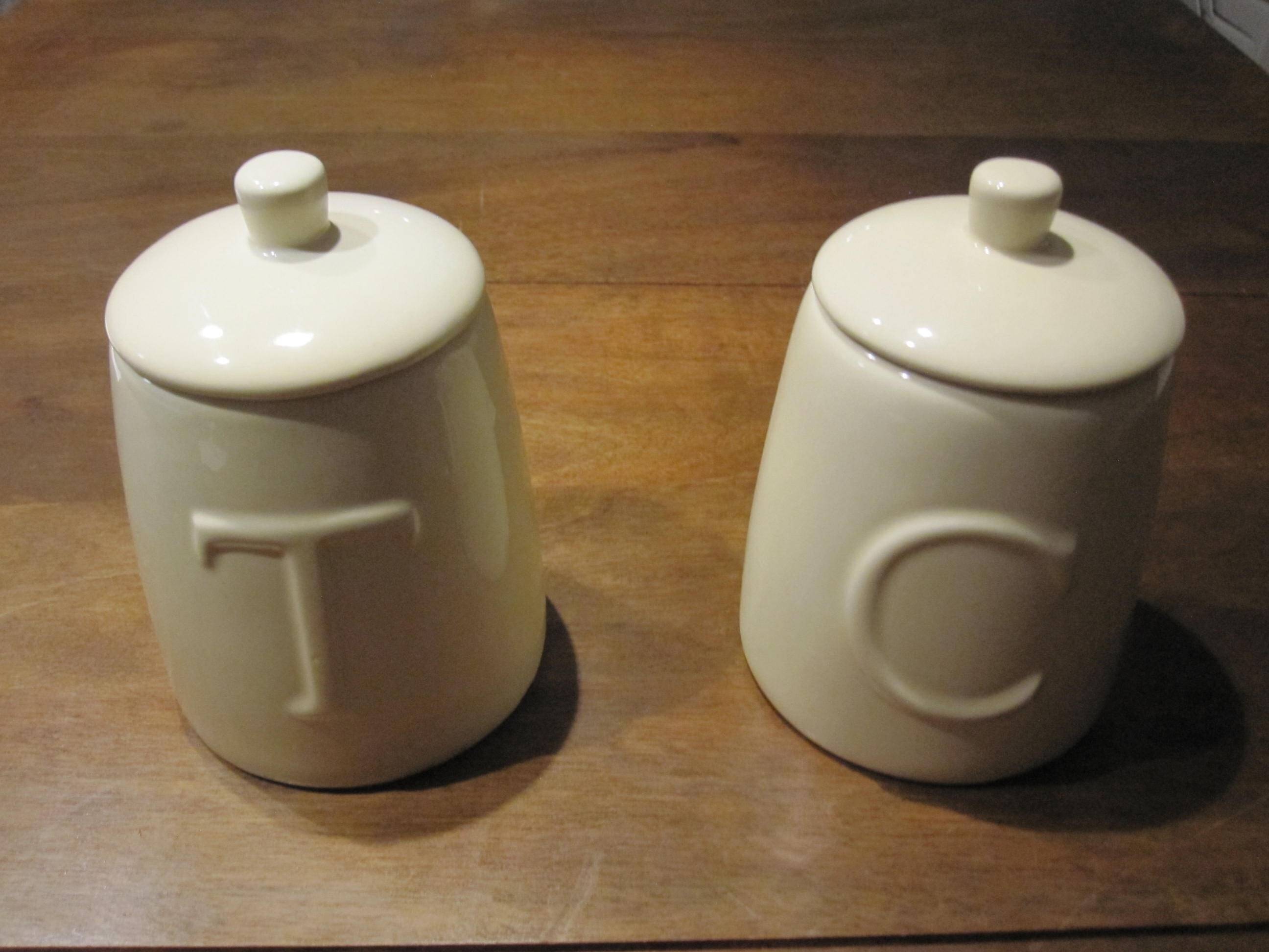 Ceramic pots with lid, coffee and tea
