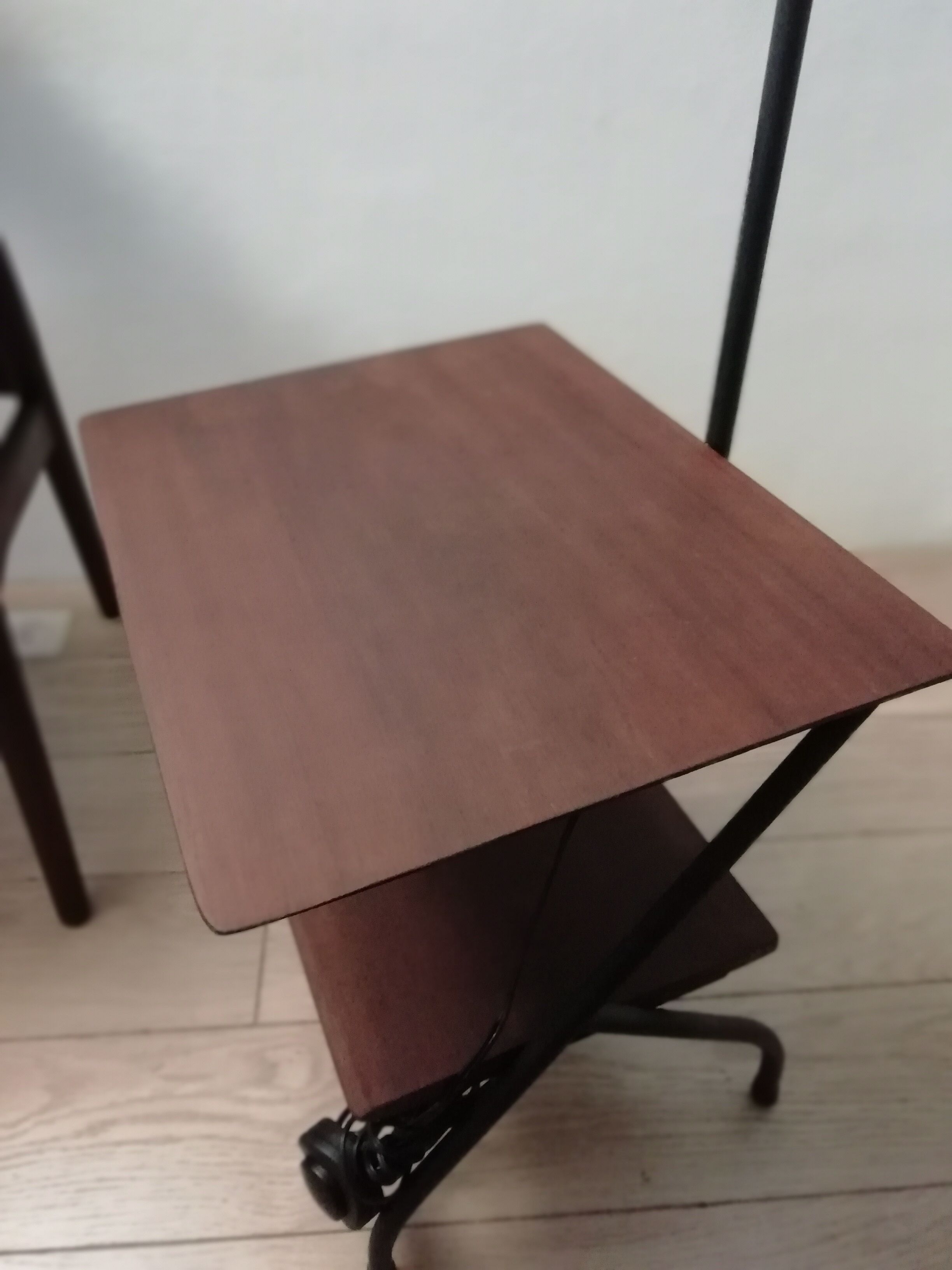 Vintage tablet lamppost